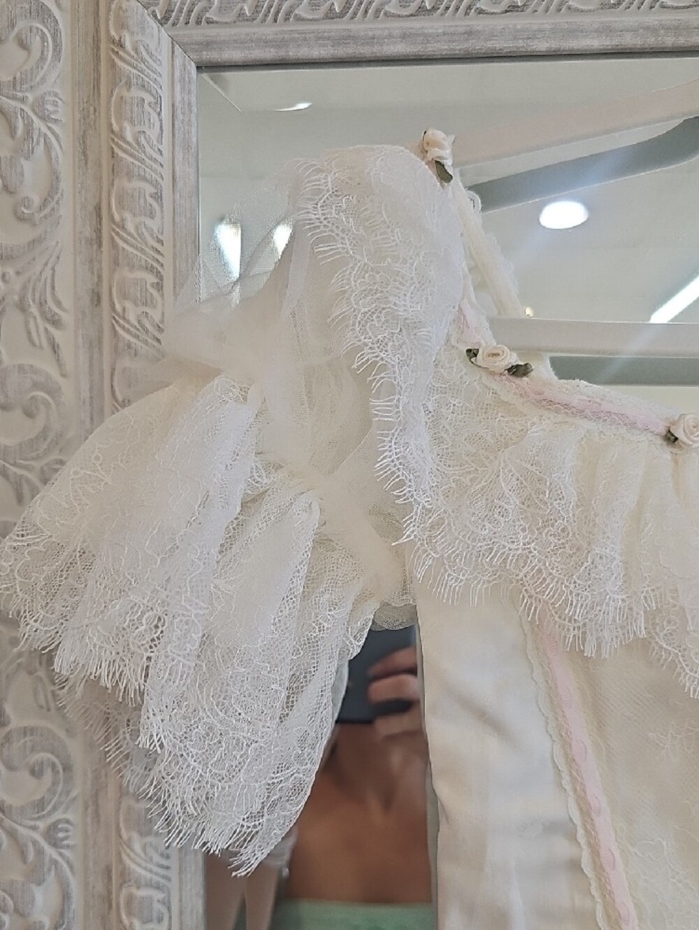 Lace Off-Shoulder Corset Top in White and Pale Pink - Picture 4 of 10